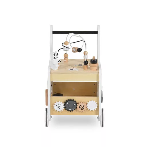 Moni fa járássegítő kocka