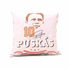 Puskás párna 30x30 cm