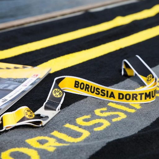 Dortmund nyakkulcstartó sörnyitóval