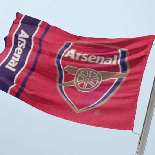 Arsenal zászló 152x91 cm Wordmark Stripes