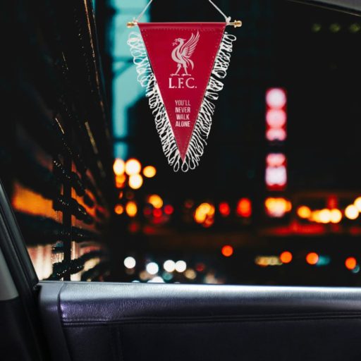 Liverpool autós zászló háromszög