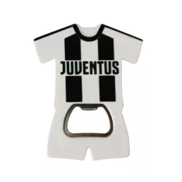 Juventus hűtőmágnes, sörnyitó mez alakú csíkos