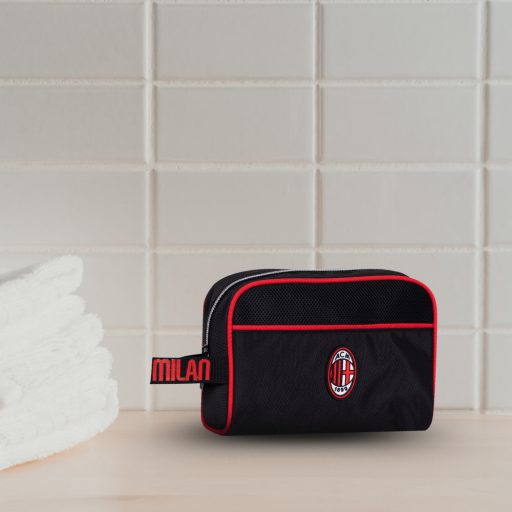 Milan neszeszer címeres