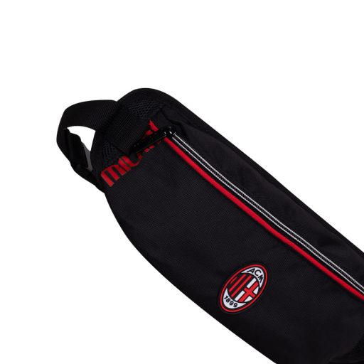 Milan övtáska nagy