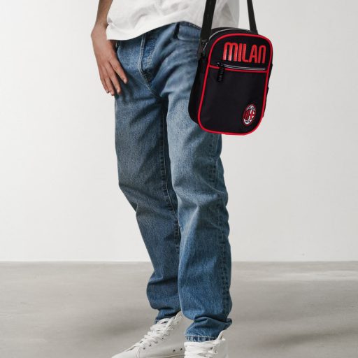 Milan oldaltáska közepes Crest