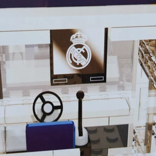 Real Madrid építőjáték 488 db-os autóbusz