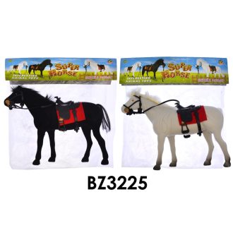   Flokkolt nyereg lófigurához, 36 cm, két színben, 32x32 cm.