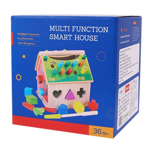 Fa ügyességi ház formaberakós játékkal, 19x19 cm méretben.