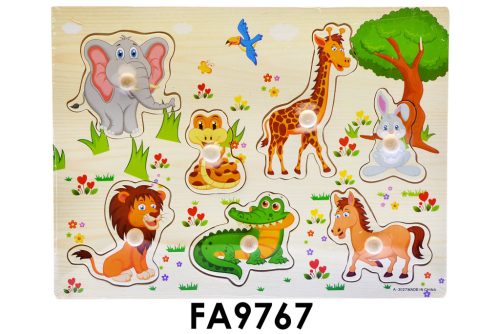 Fa kirakó vadállatokkal, fafogantyúval, 30x22 cm, PVC csomagolásban.