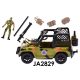 Katonai jeep figura autóval, strapabíró játék kalandokhoz.