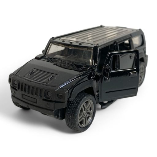Hátrahúzós, ajtónyitós fém Jeep Hummer játékautó.