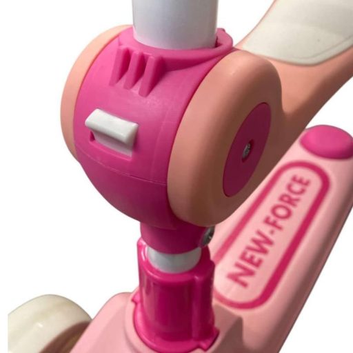 Állítható magasságú, világító kerekű, üléses roller gyerekeknek.