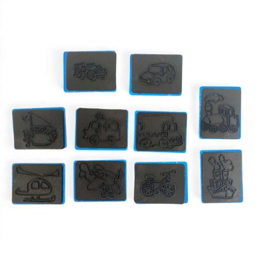 Gyerekeknek készült 30 darabos nyomdakészlet dominókkal.