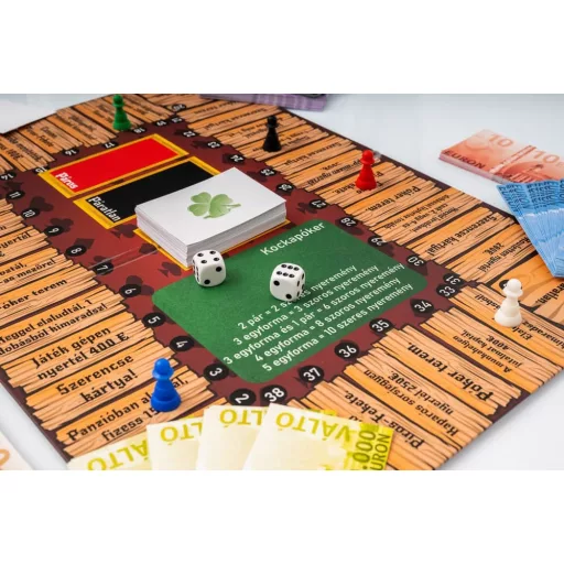 Szerencse Lovag társasjáték: lottó, kockapóker szett.