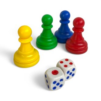   Kígyók és létrák utazós társasjáték, kompakt 34x17 cm méretben.